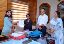 राधिका की शिक्षा को मिले पंख, DM स्वाति भदौरिया की पहल से खुला उच्च शिक्षा का रास्ता radhika-higher education