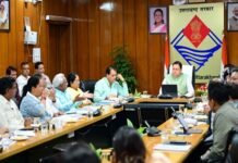 कानून-व्यवस्था, सड़कों की स्थिति को लेकर मुख्यमंत्री ने ली अधिकारियों की बैठक CM held a meeting with officials regarding law and order and condition of roads