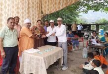 श्रीनगर में आयोजित संकुल स्तरीय शरद-शीतकालीन खेलकूद प्रतियोगिता संपन्न, 50 और 100 मीटर दौड़ में अनमोल और यशस्वनी ने मारी बाजी Cluster level autumn-winter sports competition held in Srinagar