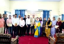 शिक्षकों को मिला “न्याय प्रेरणा शिक्षक” सम्मान, जिला न्यायालय परिसर पौड़ी में हुआ सम्मान समारोह Justice Inspiration Teacher