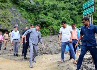 सरकार आपदा प्रभावितों के साथ, राहत एवं बचाव कार्यों में नहीं छोड़ी जाएगी कोई कसर: मुख्यमंत्री