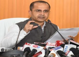 उत्तराखंड कैबिनेट बैठक: राज्य कर्मचारियों को पदोन्नति में शिथिलीकरण समेत इन 8 प्रस्ताओं पर लगी मुहर