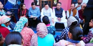 मुख्यमंत्री पुष्कर सिंह धामी ने आपदा प्रभावितों के बीच मनाई दीपावली