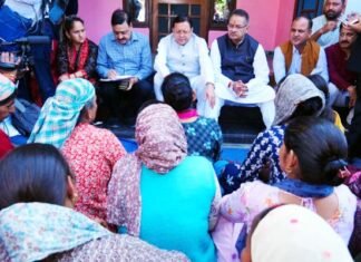 मुख्यमंत्री पुष्कर सिंह धामी ने आपदा प्रभावितों के बीच मनाई दीपावली