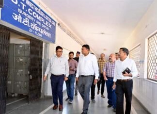 स्वास्थ्य सेवाओं को लेकर सरकार गंभीर, सभी अस्पतालों का किया जा रहा अपग्रेडेशन: चिकित्सा सचिव