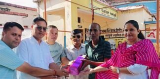 गांधी जयंती पर नगर पंचायत सतपुली में नगर पंचायत अध्यक्ष ने फहराया ध्वज, पर्यावरण मित्रों को किया गया सम्मानित