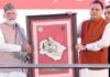 प्रधानमंत्री नरेंद्र मोदी ने उत्तराखंड राज्य स्थापना की रजत जयंती अवसर पर किया विशेष डाक टिकट का विमोचन PM Modi released a special postage stamp on Uttarakhands silver jubilee