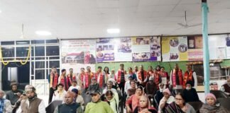 जेकेजी पाल्म सोसाइटी के सीनियर सिटीजन ग्रुप ने वृद्धाश्रम में मनाया बुजुर्गों का जन्मदिन Ram Lal Old Age Home Gaushala Greater Noida