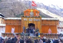 शीतकाल के लिए बंद हुए बदरीनाथ धाम के कपाट, बदरी विशाल की जयकारों की गूंजा धाम