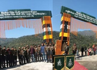 1962 के भारत-चीन युद्ध में शहीद हुए वीर चक्र विजेता (मरणोपरांत) त्रिलोक सिंह नेगी की स्मृति में निर्मित शहीद द्वार का लोकार्पण