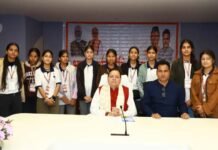 शैक्षिक भ्रमण के तहत भारत दर्शन पर निकले देवप्रयाग के छात्रों से मुख्यमंत्री ने किया संवाद