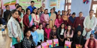 उत्तराखंड राज्य स्थापना की रजत जयंती पर नकोट व कल्जीखाल में हुआ किट वितरण कार्यक्रम