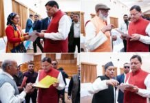 मुख्यमंत्री धामी ने जनता मिलन कार्यक्रम में सुनी जन समस्याएं, अधिकारियों को फीडबैक व्यवस्था सुदृढ़ करने के दिए निर्देश