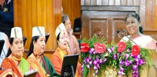 राष्ट्रपति के अभिभाषण में निखरे महिला उत्थान के रंग, सरकार के महिला सशक्तिकरण के प्रयासों को पंख लगा गईं राष्ट्रपति