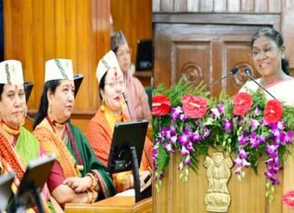 राष्ट्रपति के अभिभाषण में निखरे महिला उत्थान के रंग, सरकार के महिला सशक्तिकरण के प्रयासों को पंख लगा गईं राष्ट्रपति