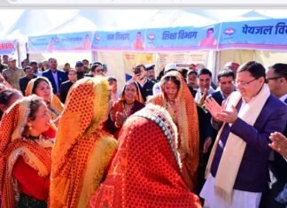 ताड़ीखेत की न्याय पंचायत जैनोली में आयोजित हुआ बहुउद्देशीय शिविर, मुख्यमंत्री ने मुख्यसेवक के स्टाल पर बैठकर सुनी जनसमस्याएं, दिए त्वरित समाधान के निर्देश