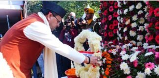 विजय दिवस पर मुख्यमंत्री धामी ने शहीदों को दी श्रद्धांजलि