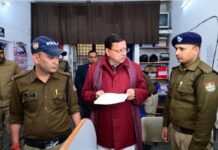 मुख्यमंत्री ने डालनवाला थाने का किया औचक निरीक्षण, थानेदार मिला अनुपस्थित, तत्काल लाइन हाजिर