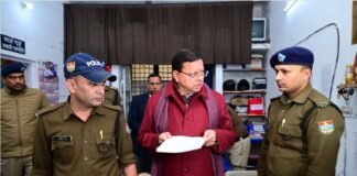 मुख्यमंत्री ने डालनवाला थाने का किया औचक निरीक्षण, थानेदार मिला अनुपस्थित, तत्काल लाइन हाजिर