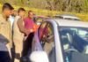 कार के अंदर अंगीठी जलाकर सोये ड्राइवर की दम घुटने से मौत, नोएडा से पर्यटकों को नैनीताल लेकर आया था driver died of suffocation while sleeping inside his car in Nainital