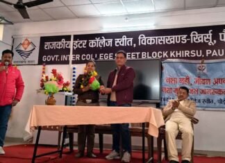 श्रीनगर पुलिस ने राजकीय इंटर कॉलेज स्वीत में चलाया नशा मुक्ति एवं जागरूकता अभियान