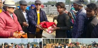 क्रिसमस पर उत्तराखंड सांस्कृतिक समिति ने मजदूर परिवारों को बांटे कंबल और गर्म कपड़े