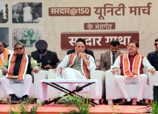 केंद्रीय रक्षा मंत्री राजनाथ सिंह के साथ मुख्यमंत्री पुष्कर सिंह धामी ने सरदार गाथा कार्यक्रम में किया प्रतिभाग