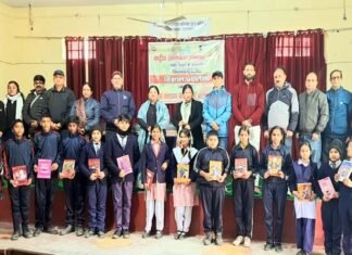 GGIC श्रीनगर में राष्ट्रीय आविष्कार अभियान के तहत आयोजित विज्ञान प्रदर्शनी में रचित पंवार रहे अव्वल
