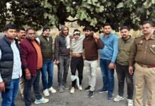 ग्रेटर नोएडा के बीटा-2 में हुई युवती की हत्या का पुलिस ने किया खुलासा, मुठभेड़ में आरोपी के लगी गोली, पुलिस खुलासे से नाखुश सेक्टर वासियों ने देर रात तक थाने में दिया धरना