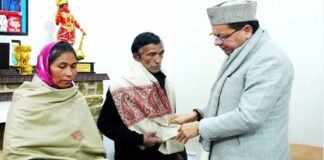 अंकिता भंडारी की मां और पिता से मिले मुख्यमंत्री धामी, न्याय का दिलाया भरोसा