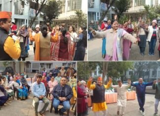 जलवायु विहार सेक्टर-21 नोएडा में उत्तरायणी पर्व पर घी-खिचड़ी वितरण व सांस्कृतिक आयोजन