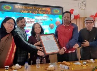 निस्वार्थ सेवा और रक्तदान के प्रेरणास्रोत डॉ. सतीश कुमार सेवानिवृत्त