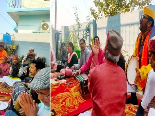 श्रीनगर गढ़वाल की बैठकी होली: हुल्यारों ने फाग गायन से बांधा समां