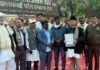उत्तर प्रदेश के तीन राज्यों में विभाजन की मांग को लेकर जंतर-मंतर पर सत्याग्रह, खून से हस्ताक्षरित ज्ञापन राष्ट्रपति को भेजा