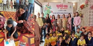 फूलदेई 2026 का शुभारम्भ रामनगर से, 100 से अधिक बच्चों ने चित्र, कविता और कहानी से बिखेरे सृजन के रंग