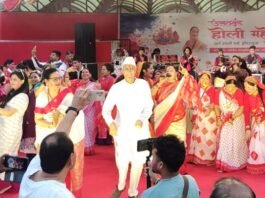 इंदिरापुरम के स्वर्ण जयंती पार्क में बिखरी उत्तराखंड की होली की रंगत, लोकगीतों पर झूमे दर्शक