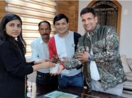 कार्मिकों के संघ भवन के लिए भूमि आवंटन की मांग, प्रतिनिधिमंडल ने जिलाधिकारी को सौंपा ज्ञापन