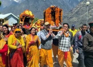 शंकराचार्य गद्दी, गाडू घड़ा-तेल कलश एवं विष्णु वाहन गरुड़ बदरीनाथ धाम रवाना