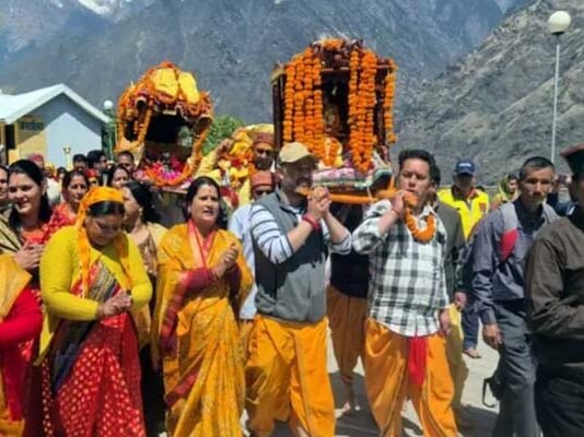शंकराचार्य गद्दी, गाडू घड़ा-तेल कलश एवं विष्णु वाहन गरुड़ बदरीनाथ धाम रवाना