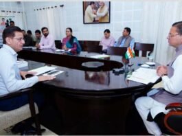 मुख्यमंत्री धामी ने किया श्रमिक सेवा मोबाइल एप का लोकार्पण, श्रमिकों के खाते में ट्रांसफर हुए 17 करोड़ to-stop-migration-workers-should-be-given-training-as-per-local-requirements