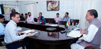 मुख्यमंत्री धामी ने किया श्रमिक सेवा मोबाइल एप का लोकार्पण, श्रमिकों के खाते में ट्रांसफर हुए 17 करोड़ to-stop-migration-workers-should-be-given-training-as-per-local-requirements