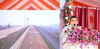 सड़क परिवहन, राजमार्ग मंत्री नितिन गड़करी ने रखा विकास परियोजनाओं का विवरण