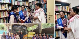 नोएडा पब्लिक लाइब्रेरी में छात्रों ने किया पुस्तक दान, 400 किताबें भेंट