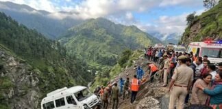 raveler Van Plunges into Gorge in himachal