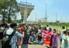 residents-outraged-over-cancellation-of-greater-noida-west-metro-dpr-protest