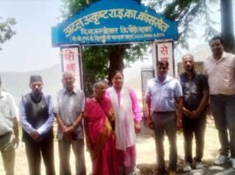 91वें जन्मोत्सव पर पूर्व प्रधानाचार्य मनोहर सिंह रावत सम्मानित, विद्यार्थियों के लिए दिए ₹51 हजार