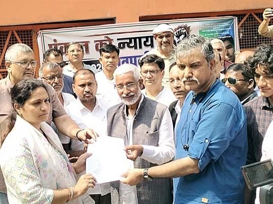 पंकज सुसाइड केस में पुलिस प्रताड़ना के आरोपों पर सतपुली में विभिन्न संगठनों का प्रदर्शन