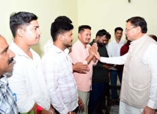 नैनीताल के भ्रमण पर पहुंचे मुख्यमंत्री पुष्कर सिंह धामी ने सुनीं आम जनता एवं स्थानीय जनप्रतिनिधियों की समस्याएं