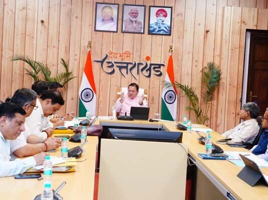 मुख्यमंत्री ने वनाग्नि नियंत्रण, पेयजल, स्वास्थ्य एवं मानसून तैयारियों की समीक्षा की