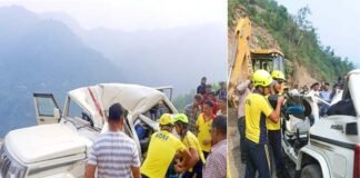 कोटद्वार-पौड़ी रोड पर दर्दनाक हादसा: सतपुली के पास मैक्स वाहन पर गिरा बोल्डर, धारी देवी दर्शन के लिए जा एक श्रद्धालु की मौत, दो घायल Boulder falls on Max vehicle near Satpuli